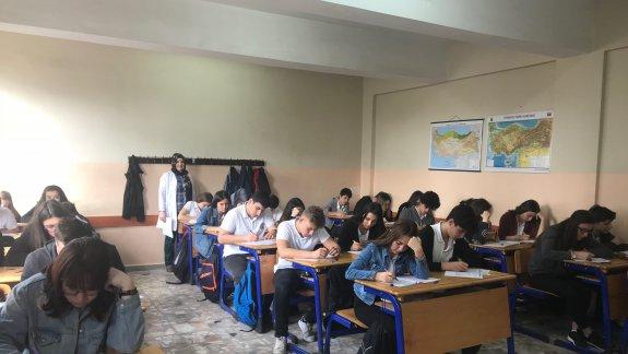 9. Sınıf Türk Dili ve Edebiyatı ve Matematik Ortak Sınavları Yapıldı