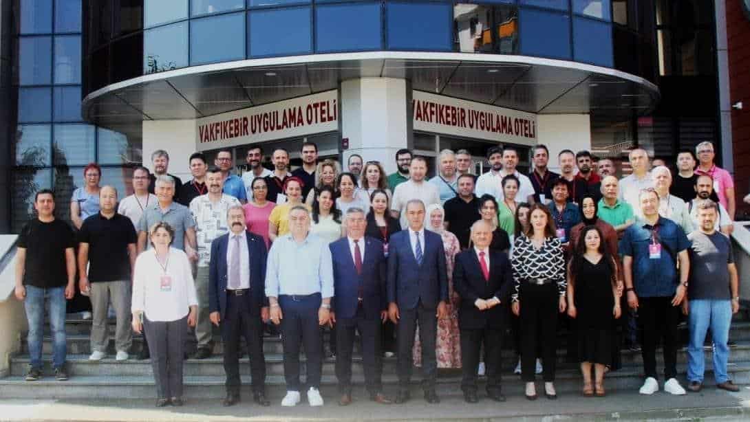 OKUL TABANLI İZLEME ARAŞTIRMASI'NDA KULLANILAN AÇIK UÇLU MADDELERE AİT ÖĞRENCİ CEVAPLARI PUANLANDI